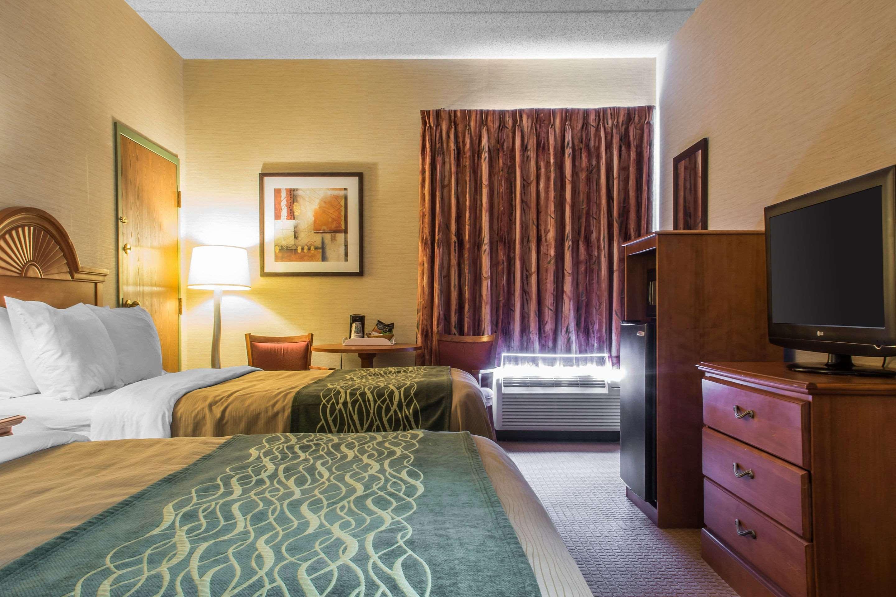 Quality Inn & Suites Mansfield Bagian luar foto