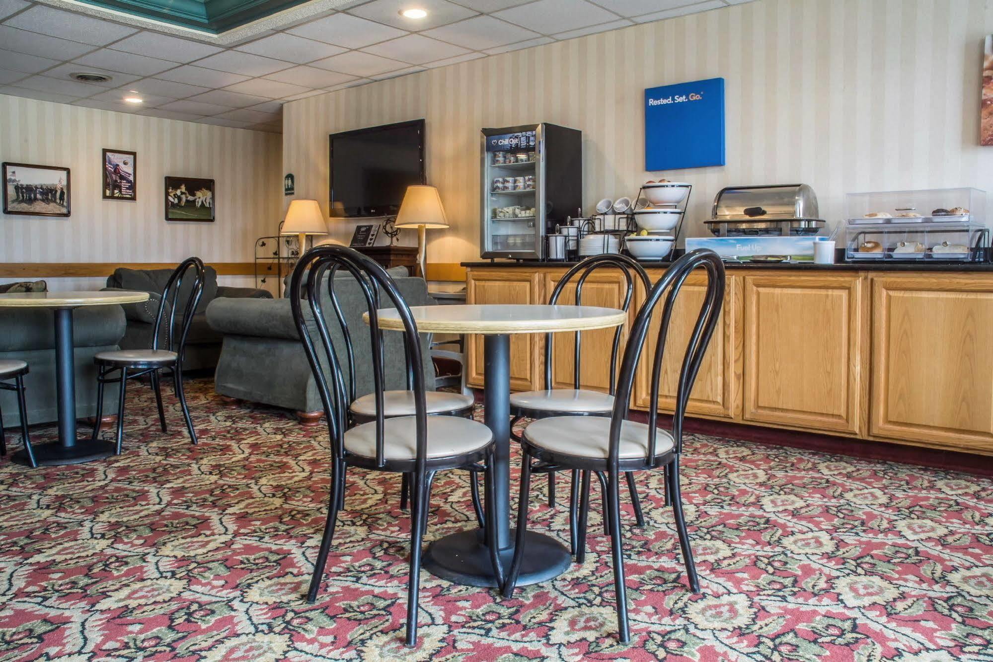 Quality Inn & Suites Mansfield Bagian luar foto