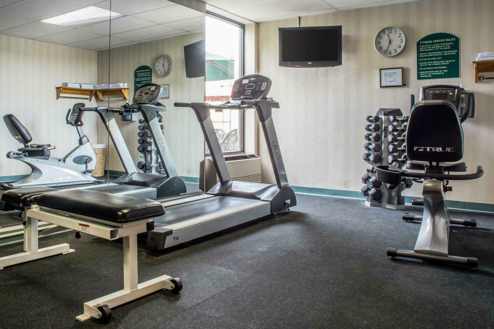 Quality Inn & Suites Mansfield Bagian luar foto