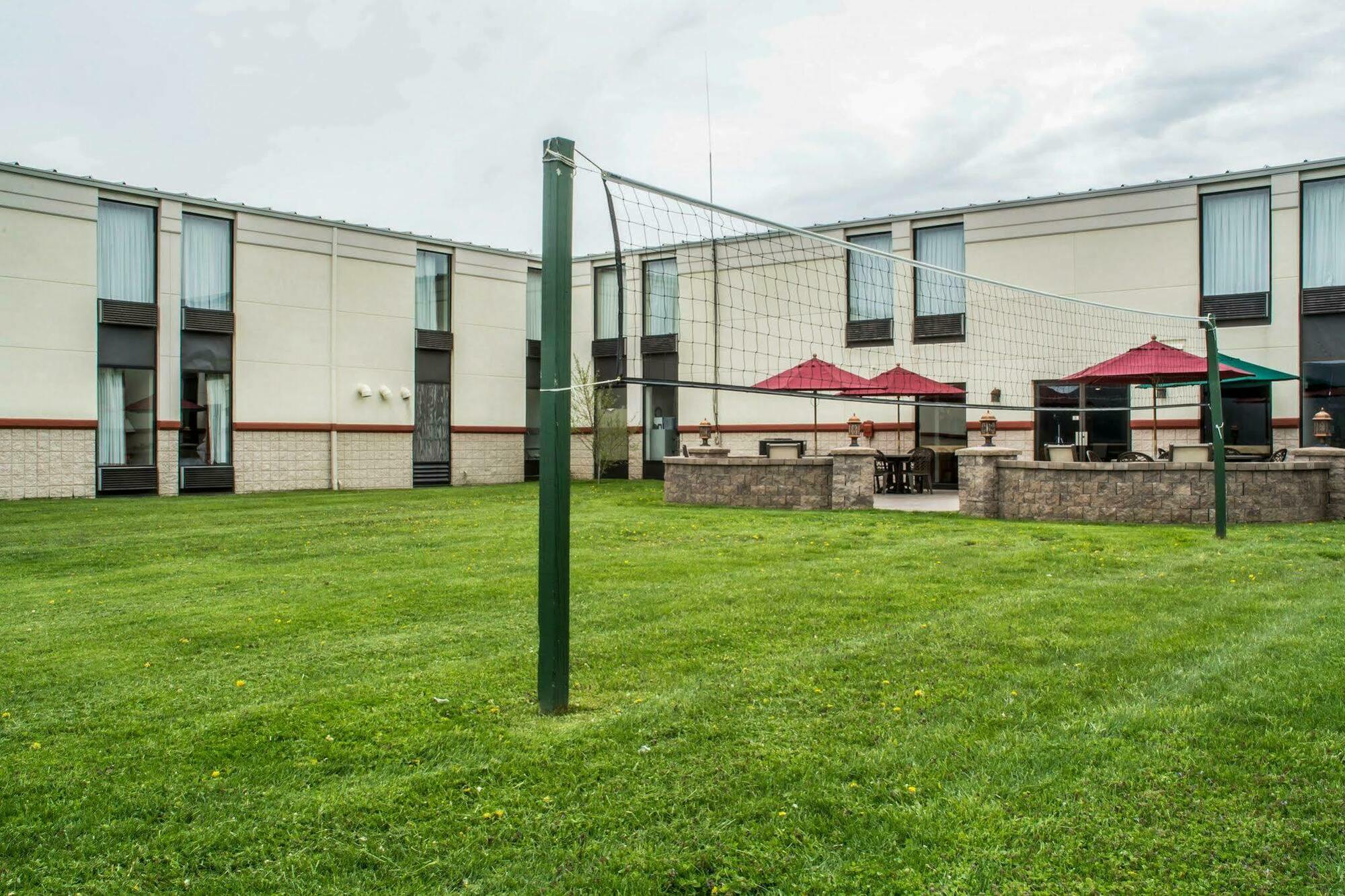 Quality Inn & Suites Mansfield Bagian luar foto